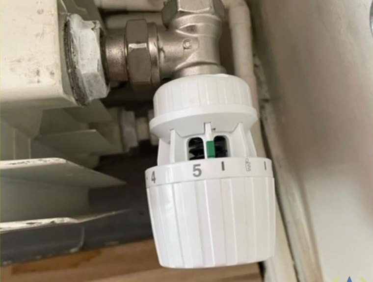 Robinet thermostatique neuf sur radiateur